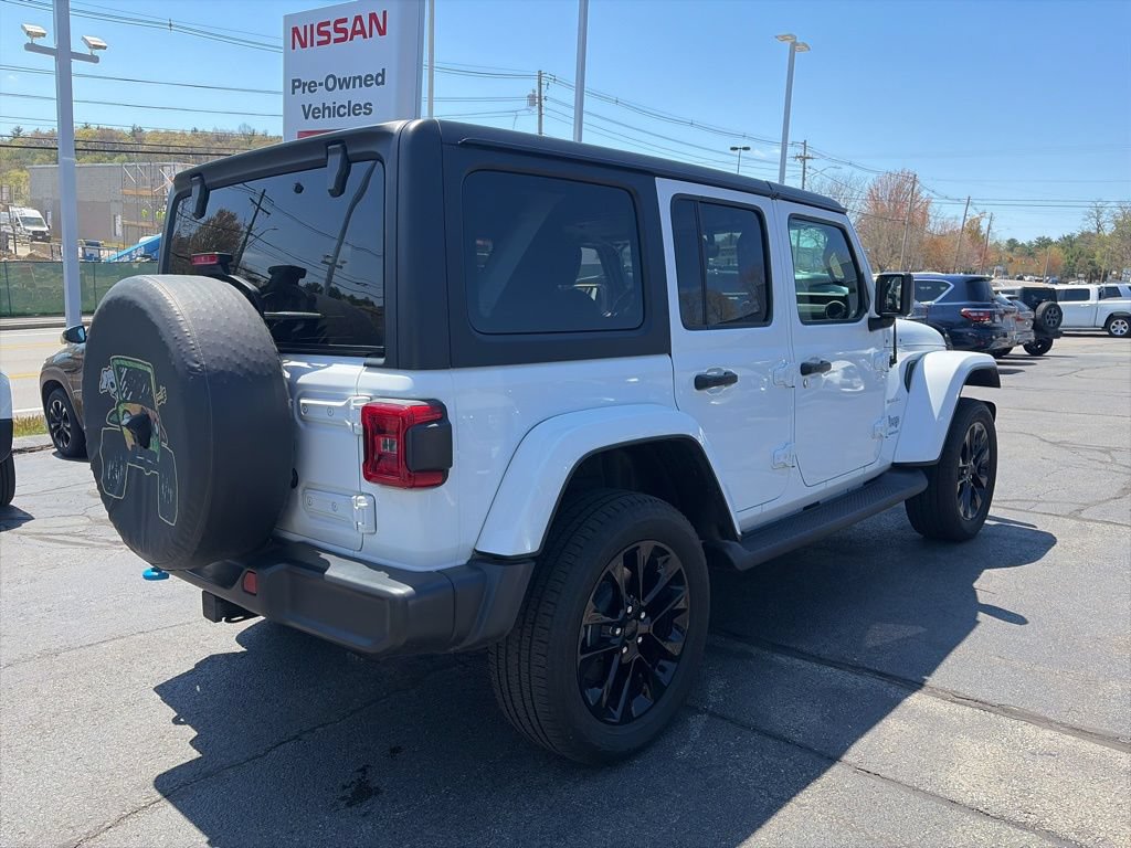 Used 2023 Jeep Wrangler Unlimited Sahara w/ Cold Weather Group AWD/4WD image 6