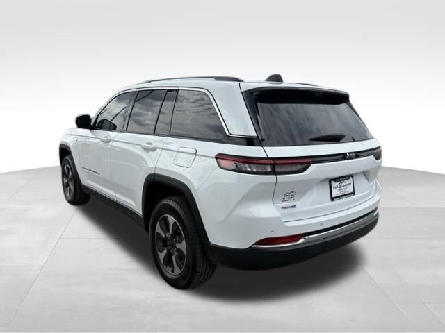 Used 2022 Jeep Grand Cherokee Limited 4xe w/ Luxury Tech Group II AWD/4WD image 11