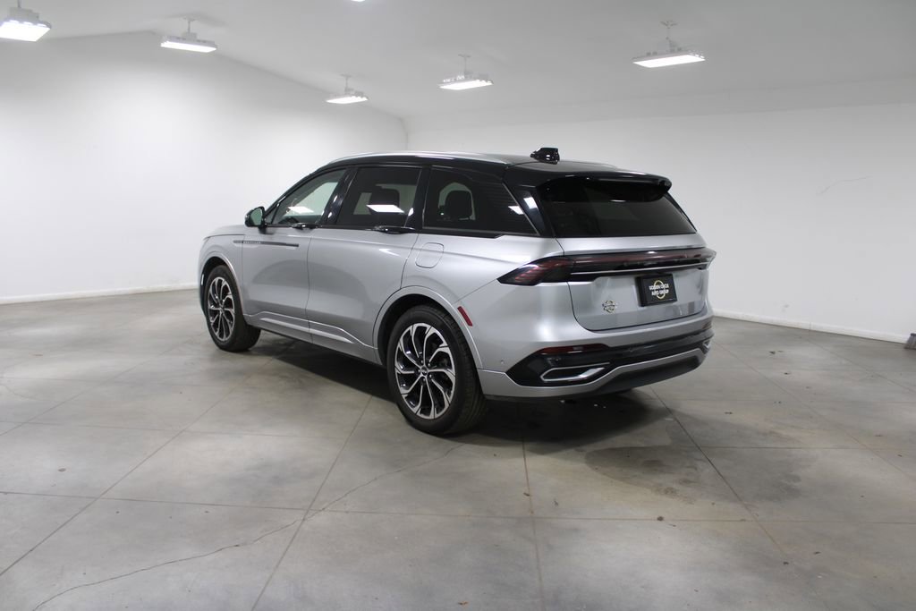 Used 2024 Lincoln Nautilus Reserve image 7