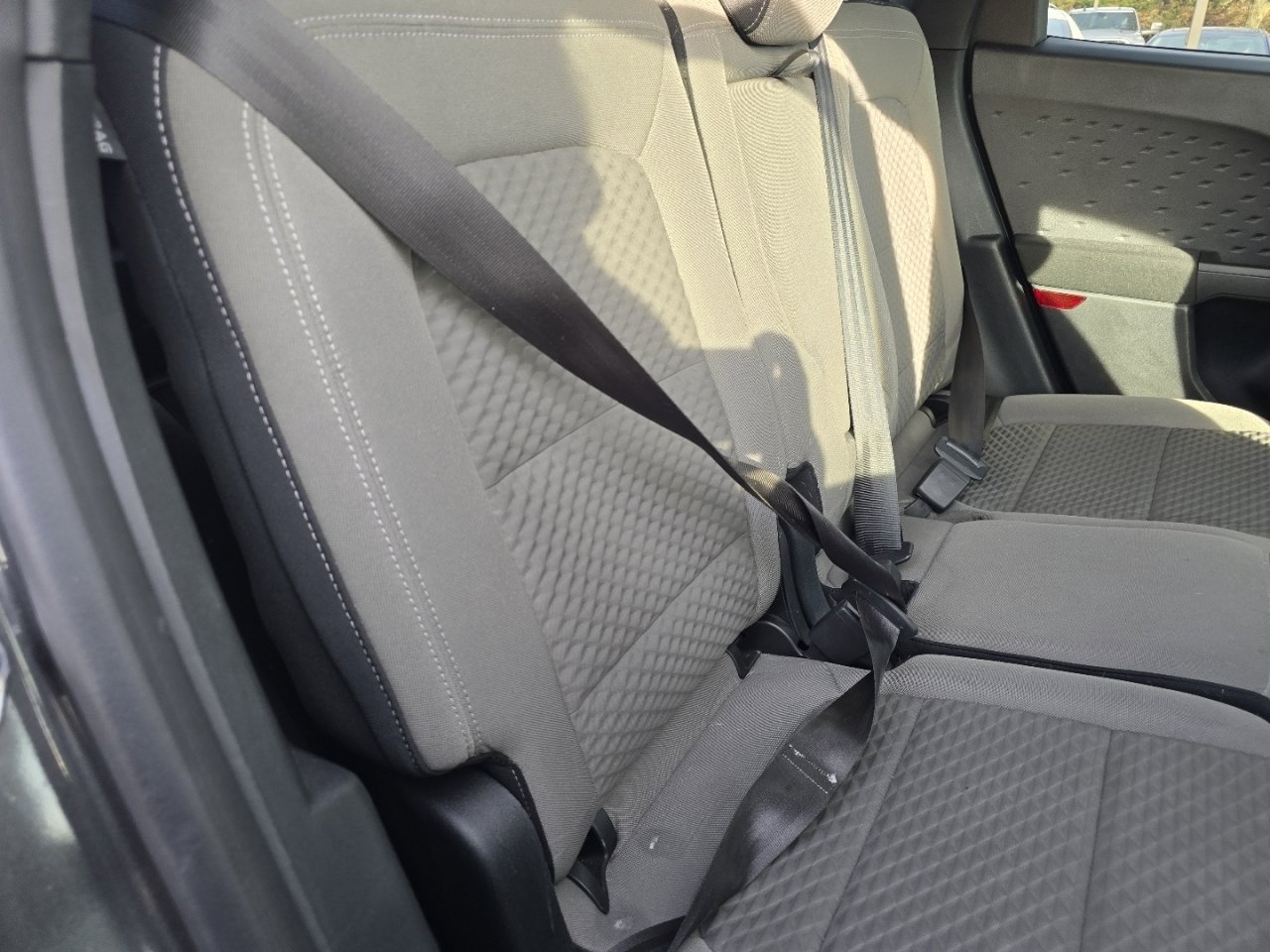 Used 2020 Ford Escape SE image 11