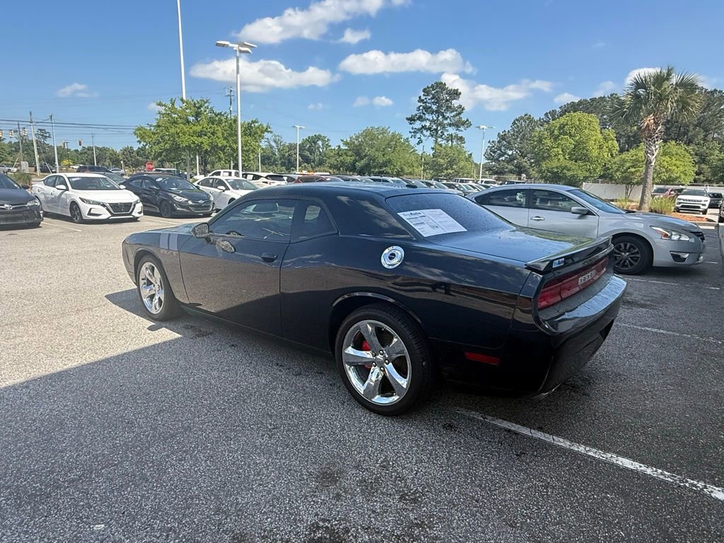 Used 2014 Dodge Challenger R/T RWD image 3