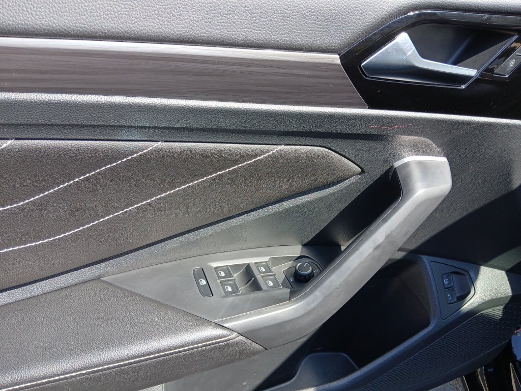 Certified 2024 Volkswagen Jetta SEL FWD image 10
