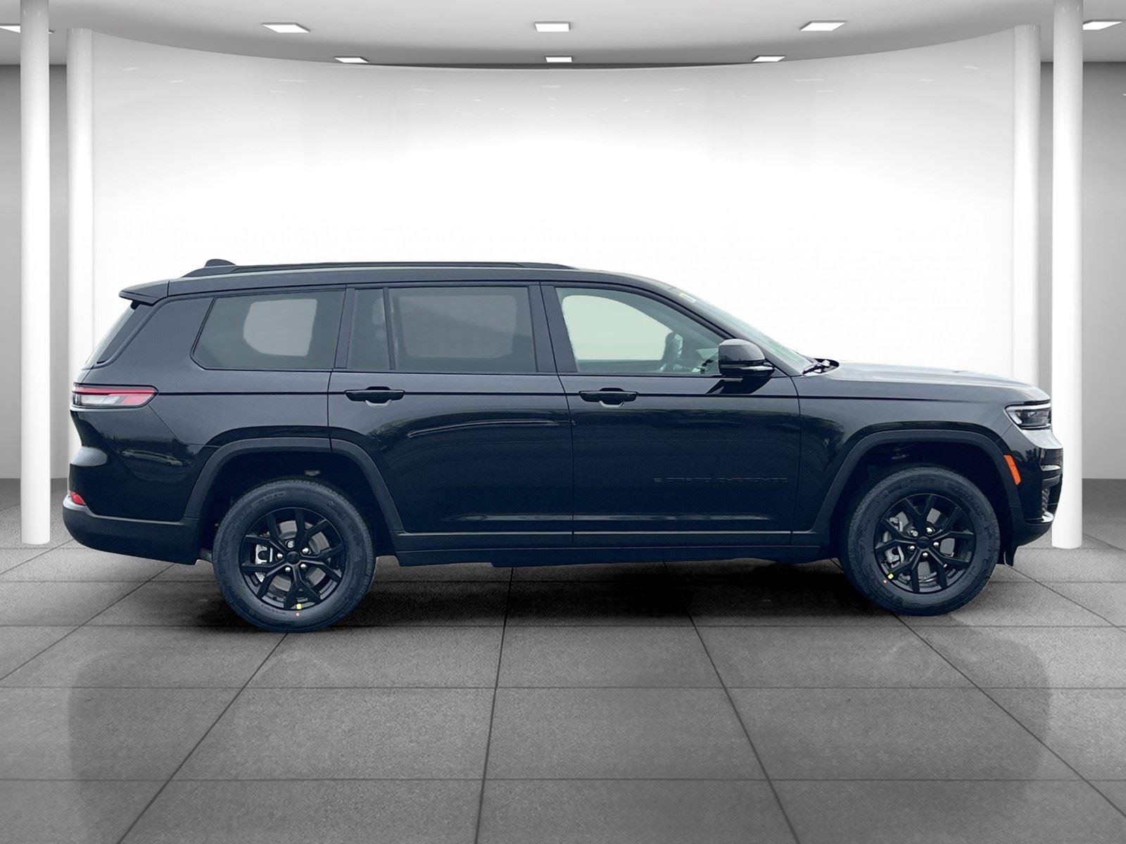 New 2025 Jeep Grand Cherokee L Altitude image 8