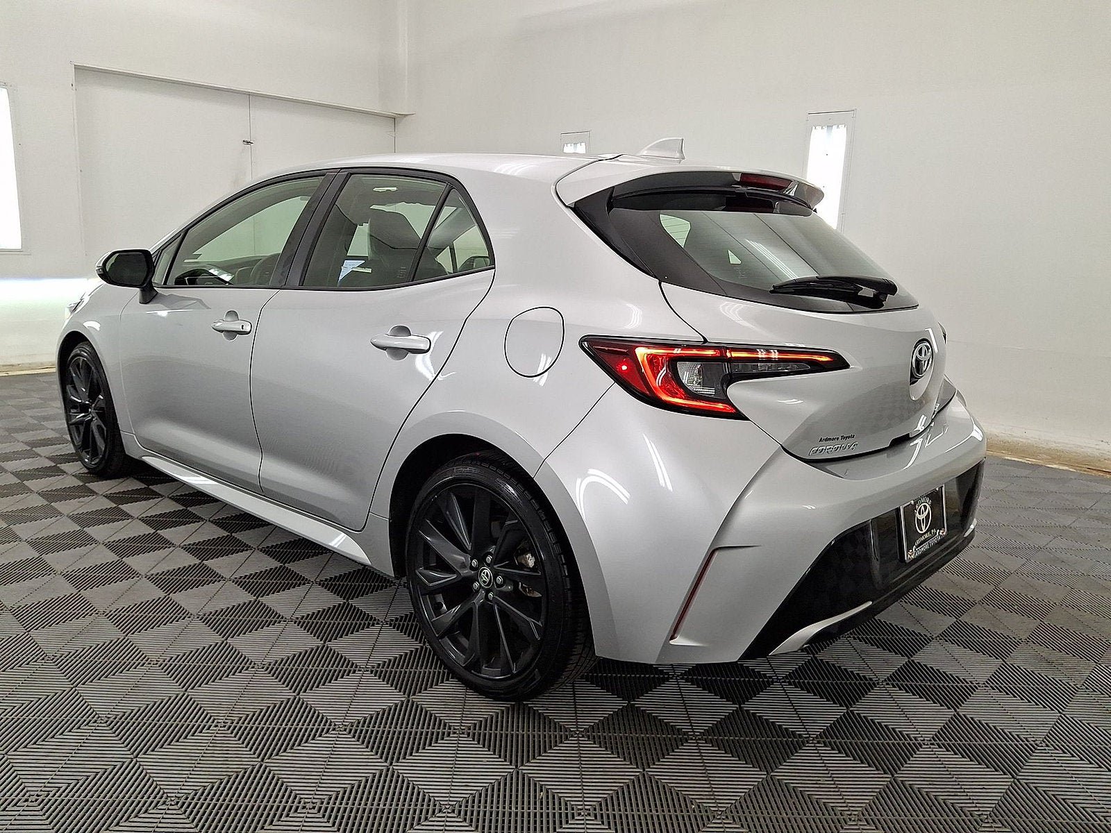 Used 2023 Toyota Corolla XSE FWD image 14