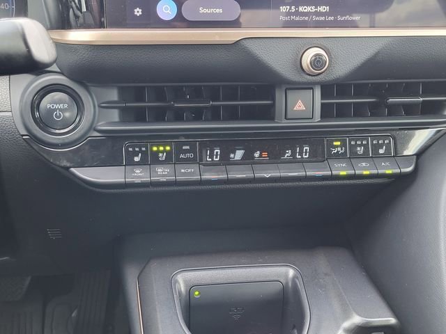 Used 2023 Toyota Crown Limited AWD/4WD image 18