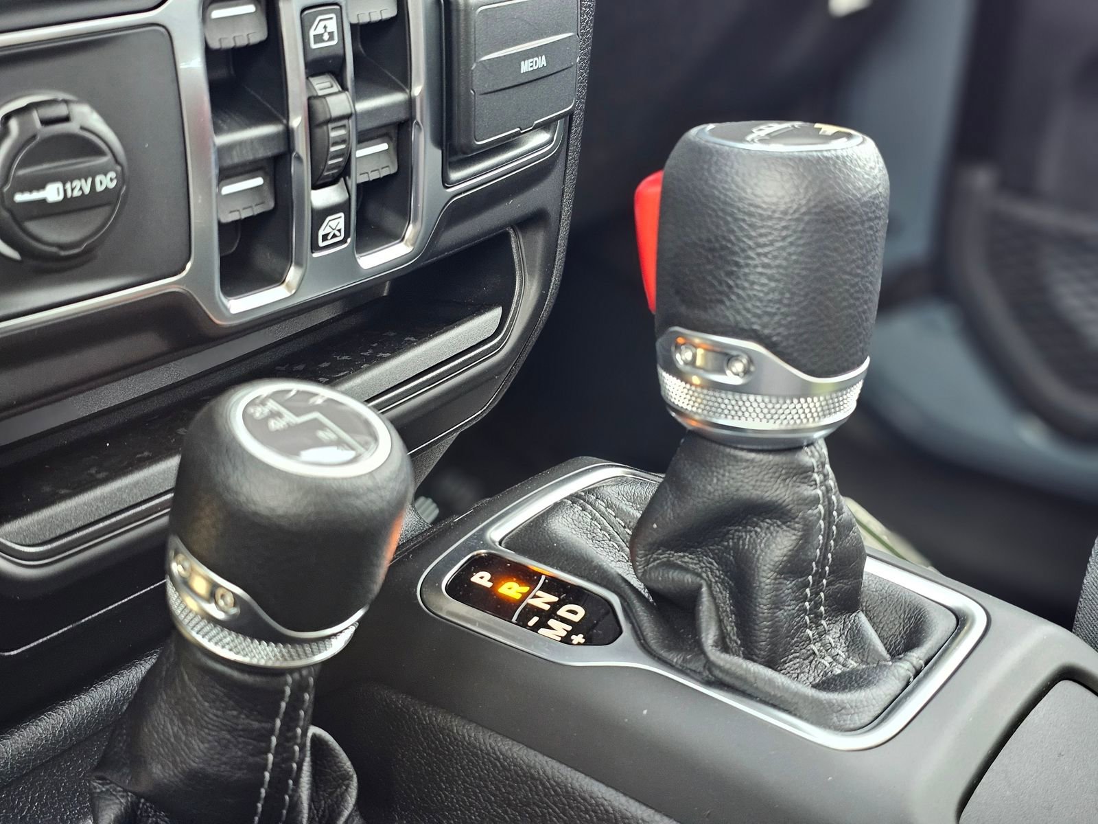 New 2026 Jeep Gladiator Sport AWD/4WD image 14