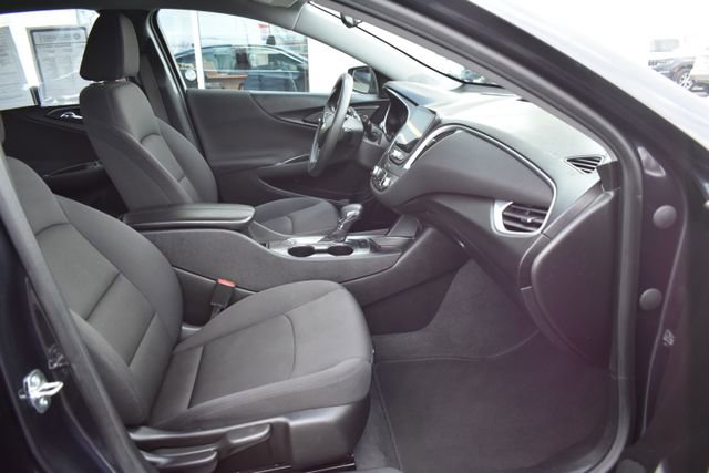 Used 2023 Chevrolet Malibu LT image 37