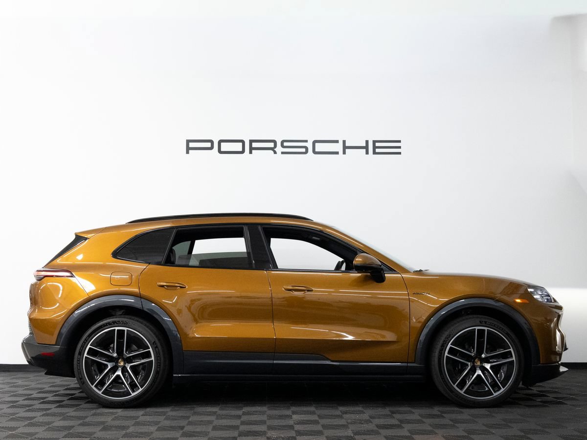 New 2026 Porsche Cayenne Electric AWD/4WD image 8