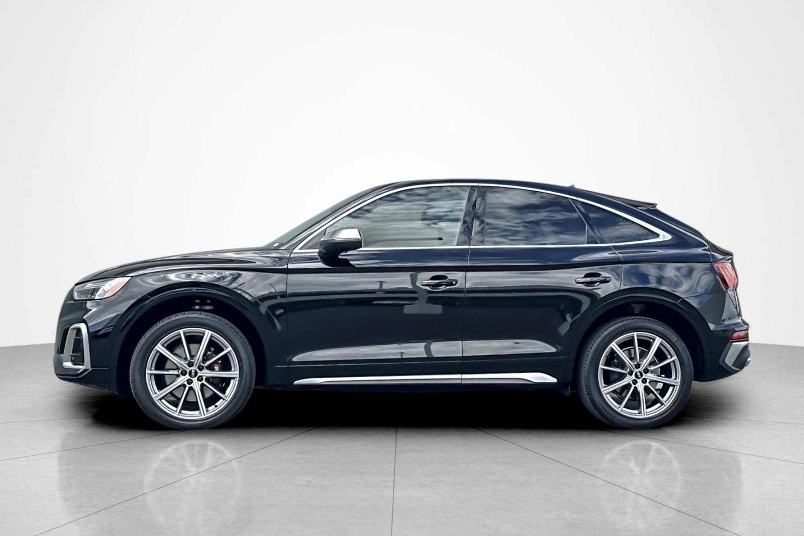 Used 2023 Audi SQ5 Premium Plus w/ Premium Plus Package AWD/4WD image 2