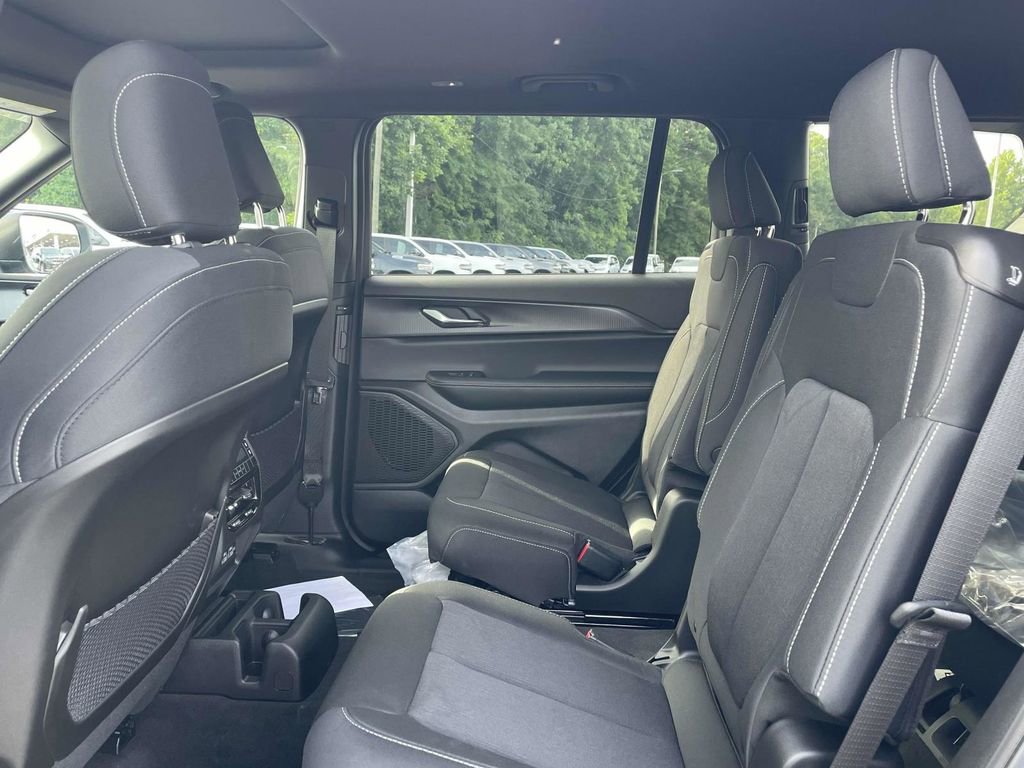 New 2025 Jeep Grand Cherokee L Laredo w/ Luxury Tech Group I image 20