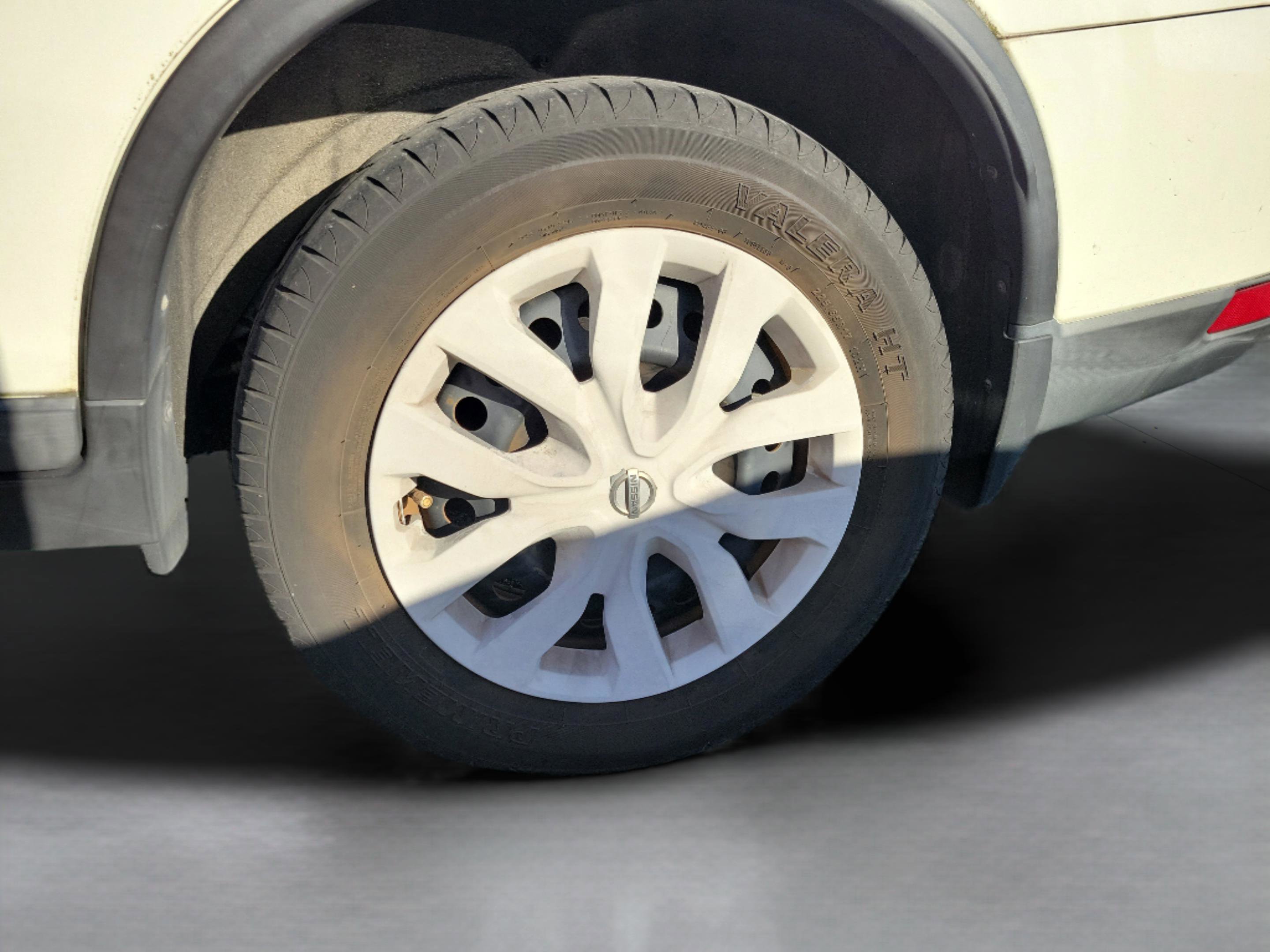 Used 2018 Nissan Rogue S FWD image 26