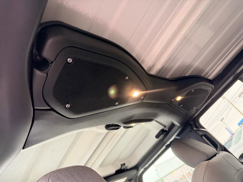 Used 2025 Jeep Gladiator Sport image 13