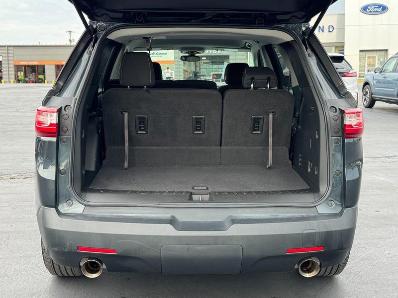 Used 2021 Chevrolet Traverse LT FWD image 6
