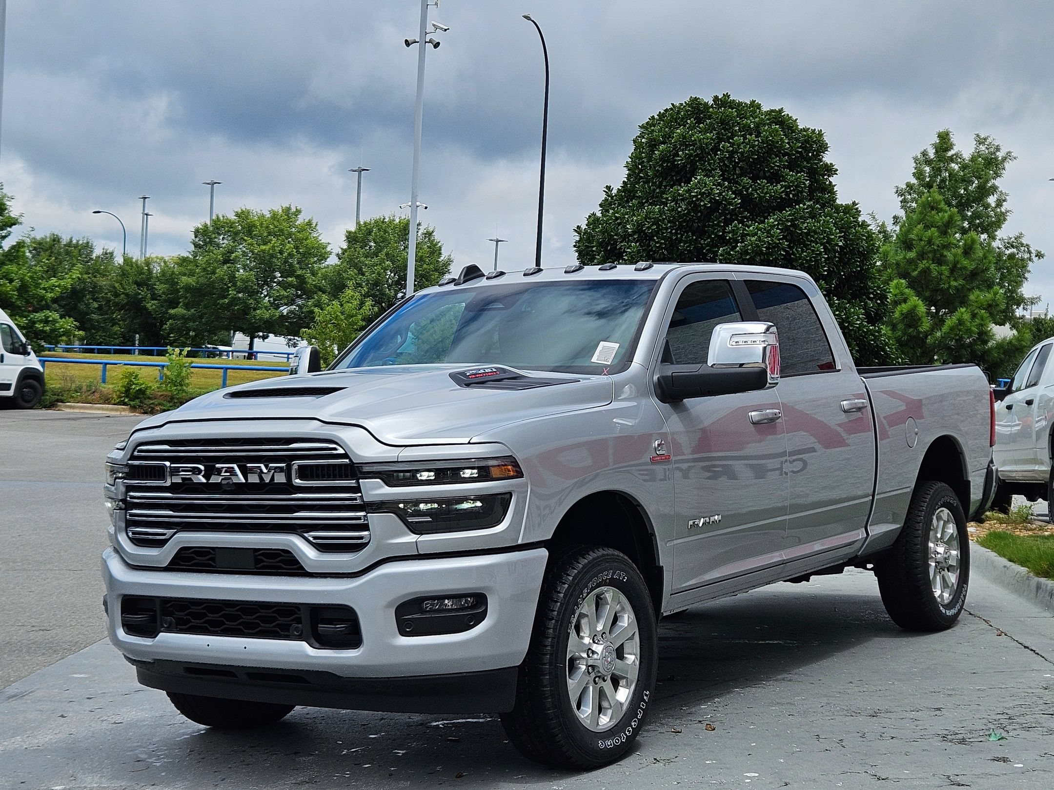 New 2026 RAM 2500 Laramie w/ Sport Appearance Package AWD/4WD image 3