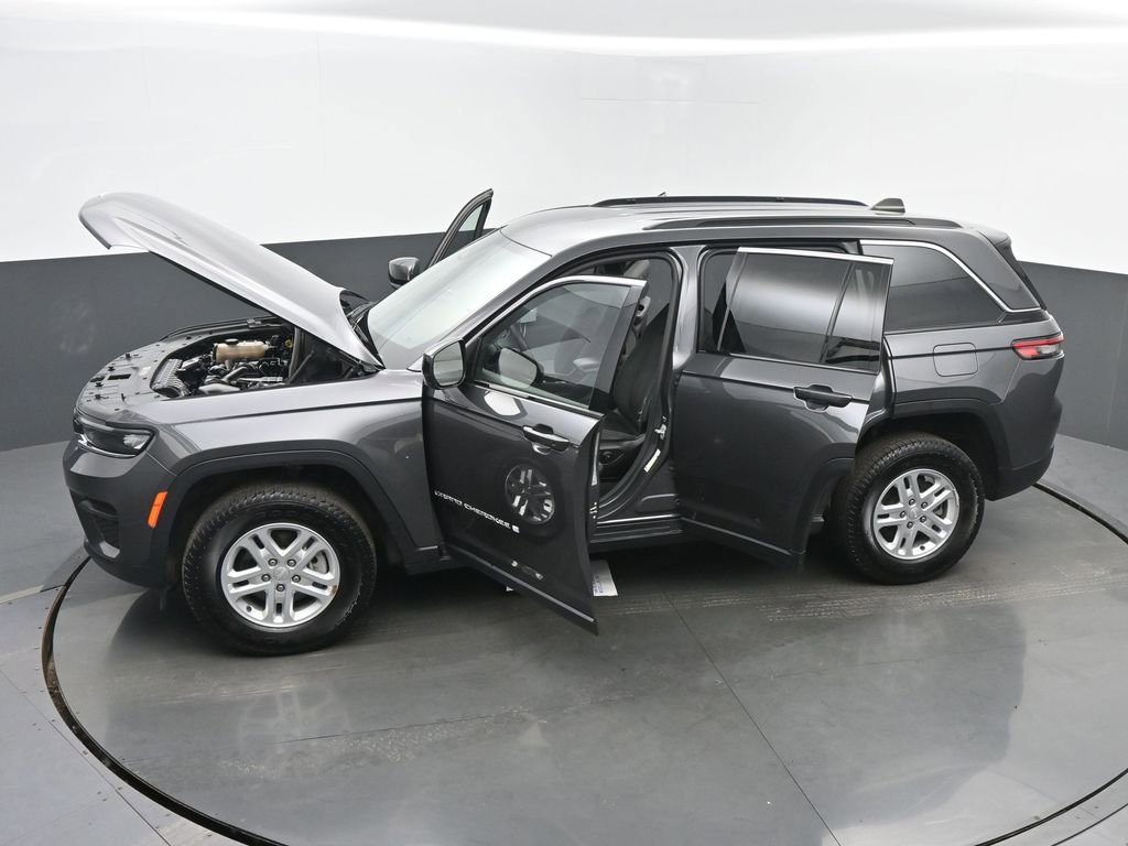 Used 2024 Jeep Grand Cherokee Laredo image 63
