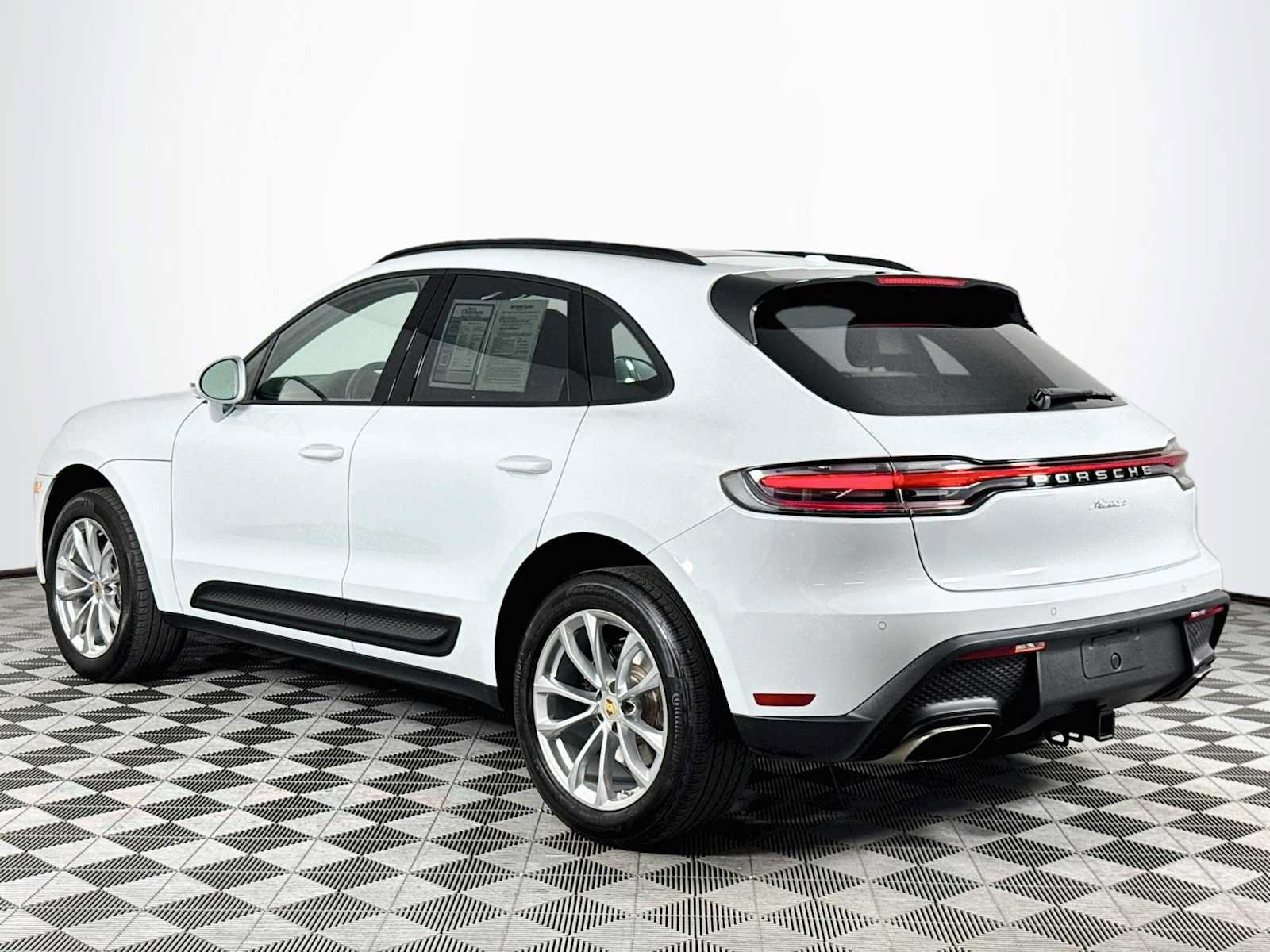 Used 2023 Porsche Macan Turbo AWD/4WD image 7