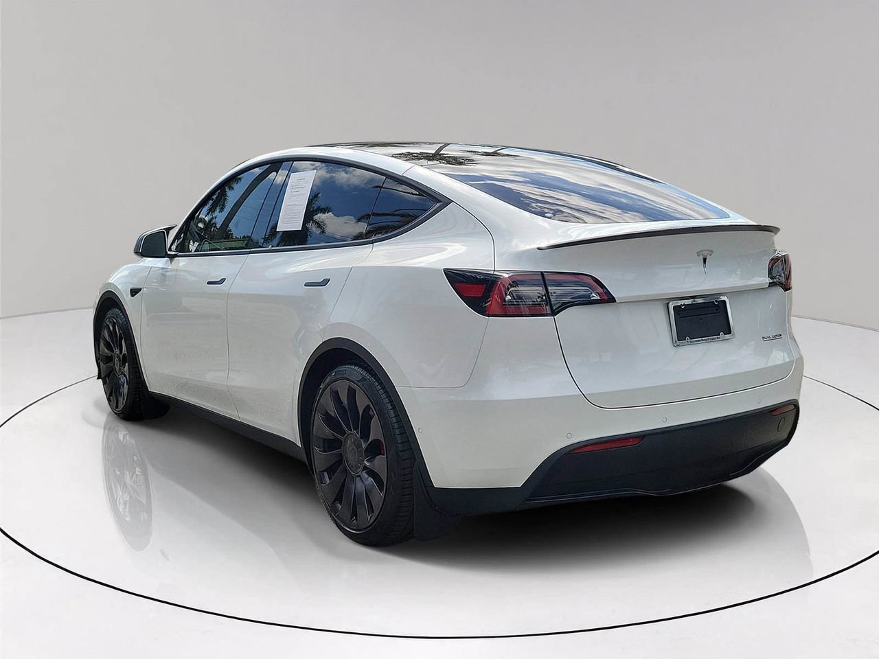 Used 2022 Tesla Model Y Performance image 4