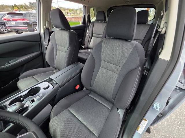 New 2026 Nissan Rogue SV w/ Cold Weather Package AWD/4WD image 23