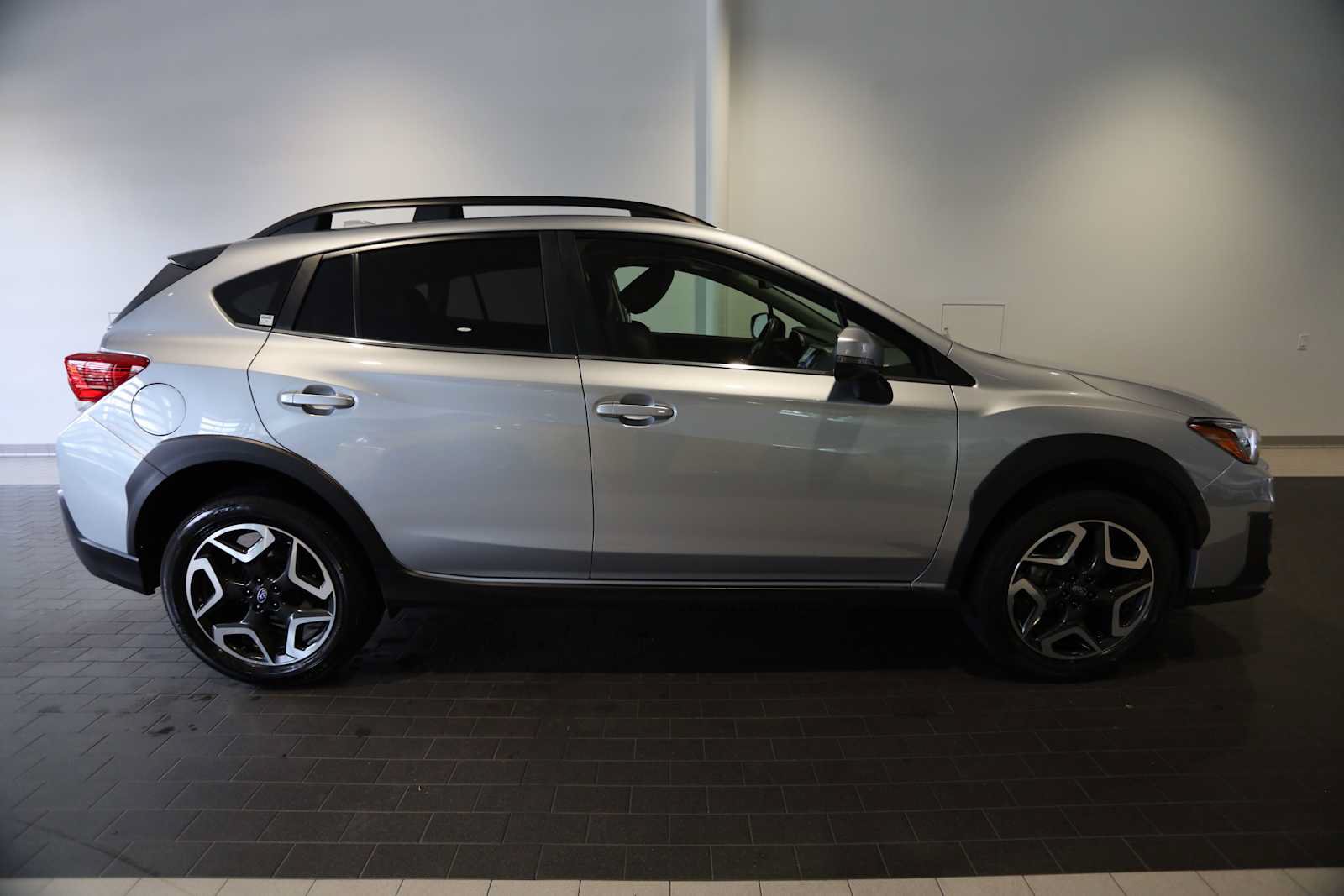 Used 2019 Subaru Crosstrek 2.0i Limited w/ Moonroof Package w/Navigation AWD/4WD image 8