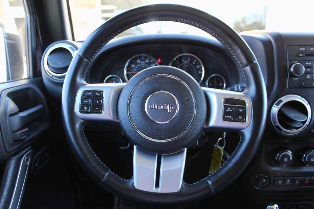 Used 2015 Jeep Wrangler Unlimited Sport image 12