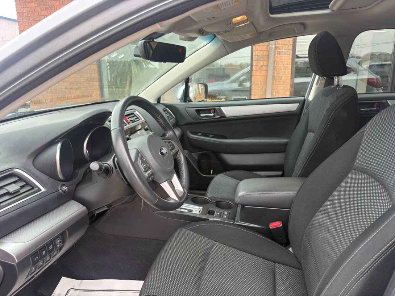 Used 2017 Subaru Outback 2.5i Premium image 8