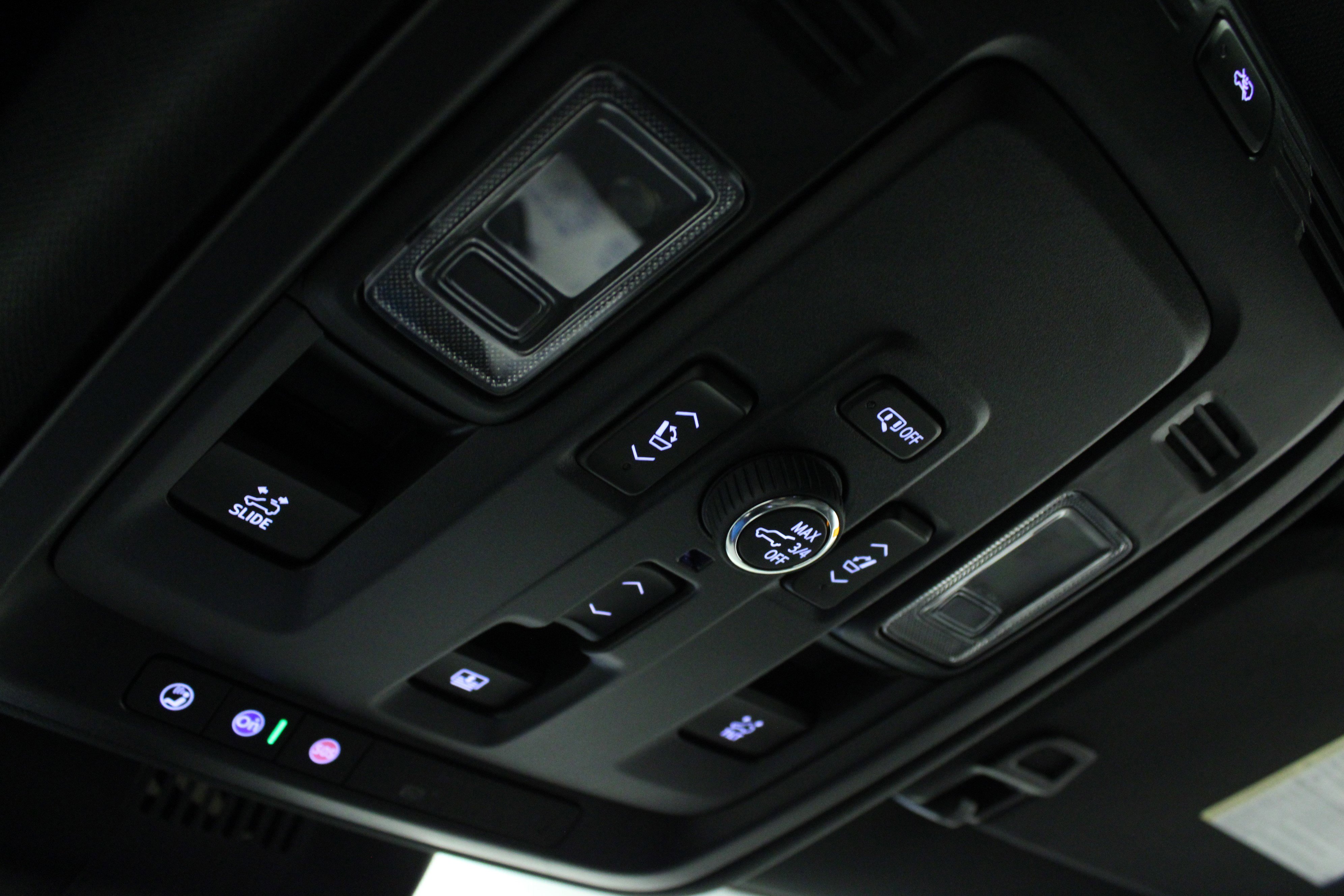 Used 2025 GMC Yukon Denali w/ Denali Reserve Package image 26