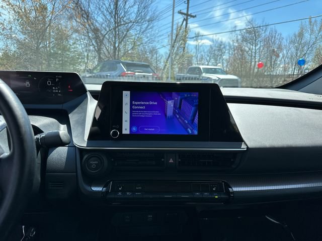 Used 2024 Toyota Prius XLE FWD image 36