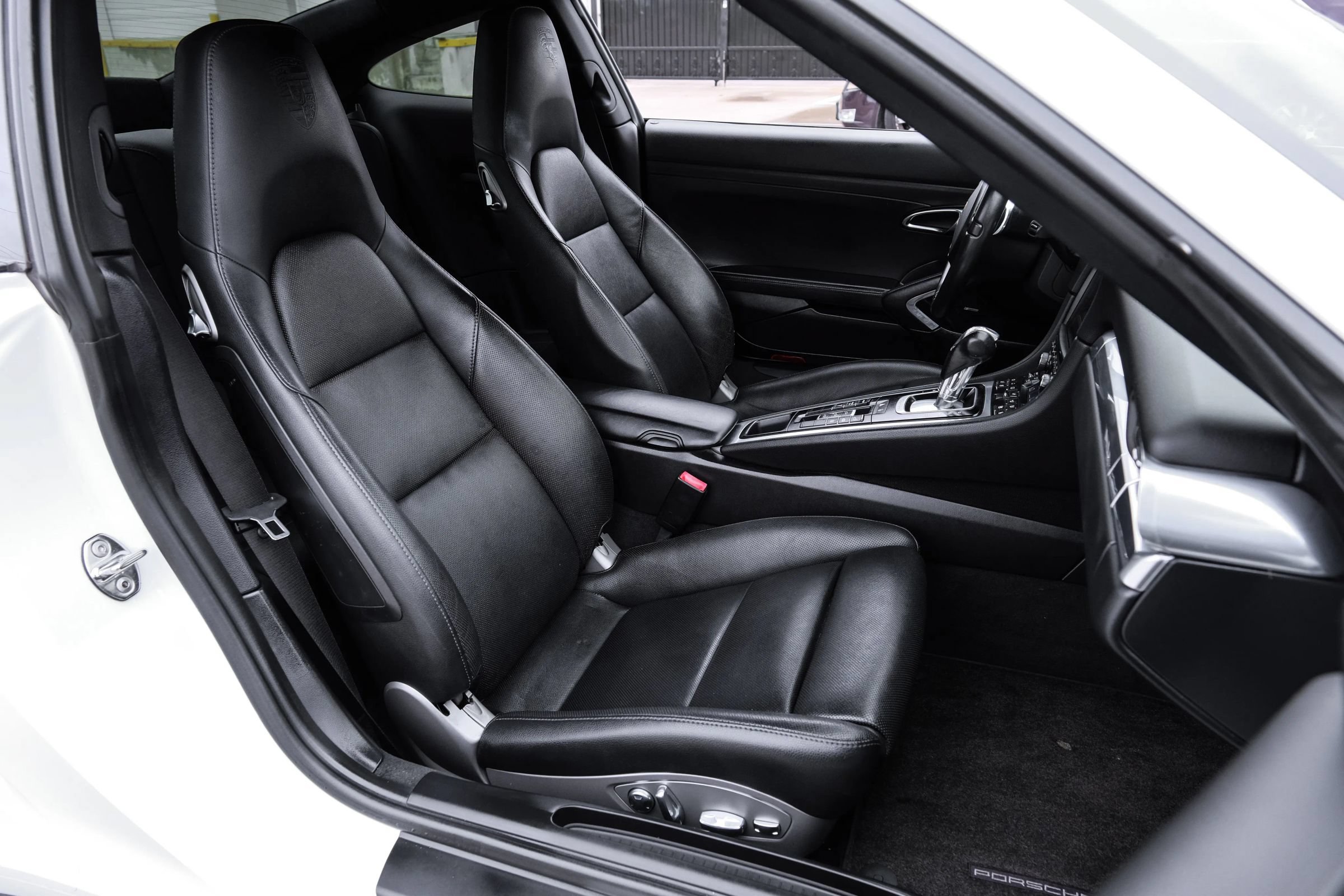 Used 2013 Porsche 911 Carrera 4 AWD/4WD image 32