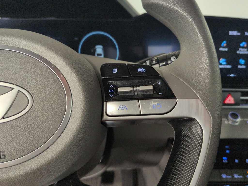 Used 2024 Hyundai Elantra SEL FWD image 41