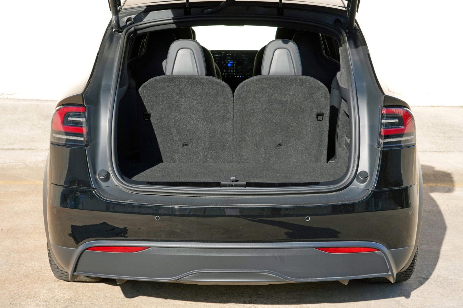 Used 2023 Tesla Model X image 10