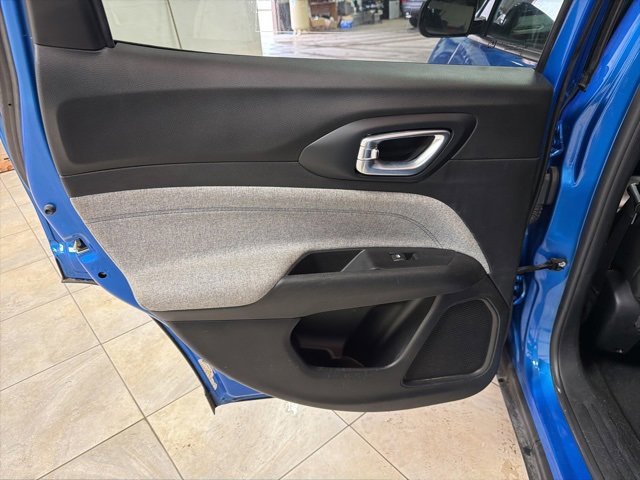 Used 2022 Jeep Compass Latitude image 15