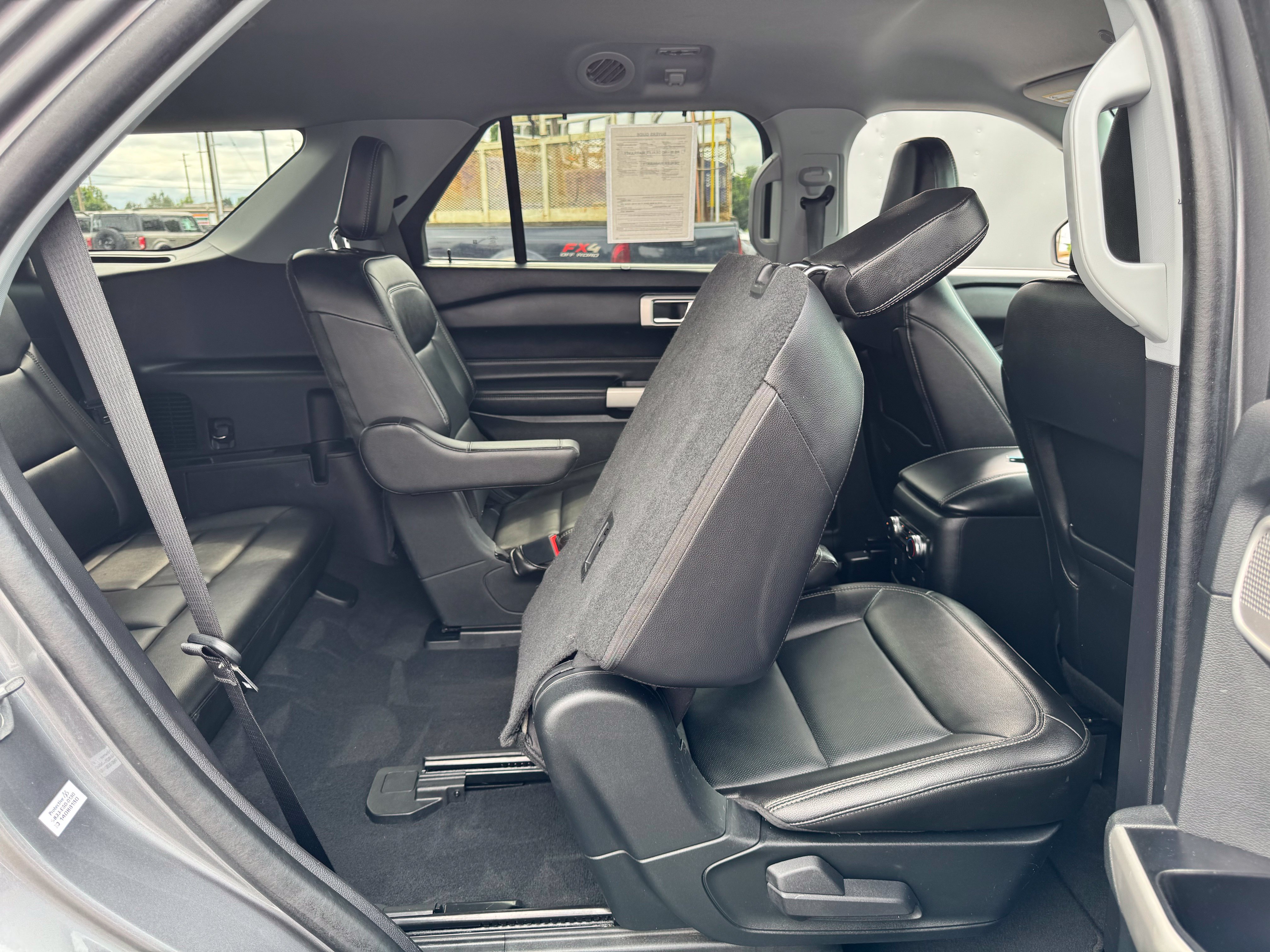 Used 2022 Ford Explorer Limited AWD/4WD image 29
