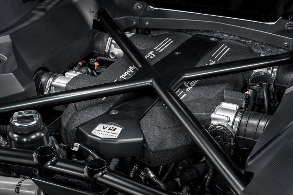 Used 2018 Lamborghini Aventador S image 61