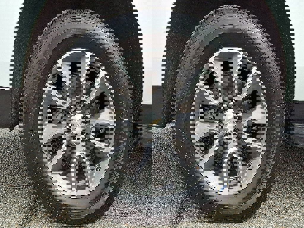 Used 2022 Chevrolet Suburban LT AWD/4WD image 8