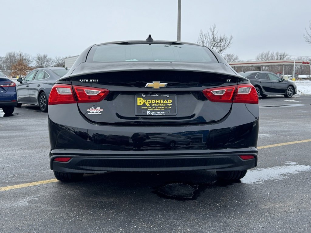 Used 2017 Chevrolet Malibu LT image 6