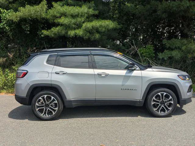 Certified 2022 Jeep Compass Limited w/ Sun and Sound Group AWD/4WD image 5
