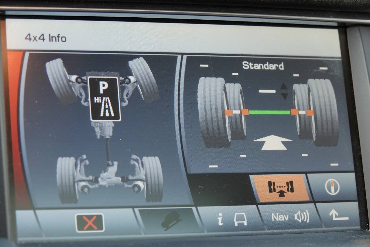 Used 2011 Land Rover Range Rover Sport Supercharged AWD/4WD image 68