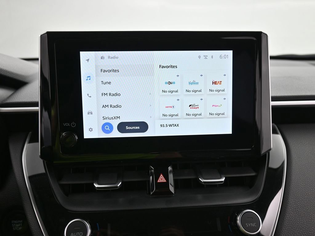 Used 2024 Toyota Corolla Cross XLE image 10