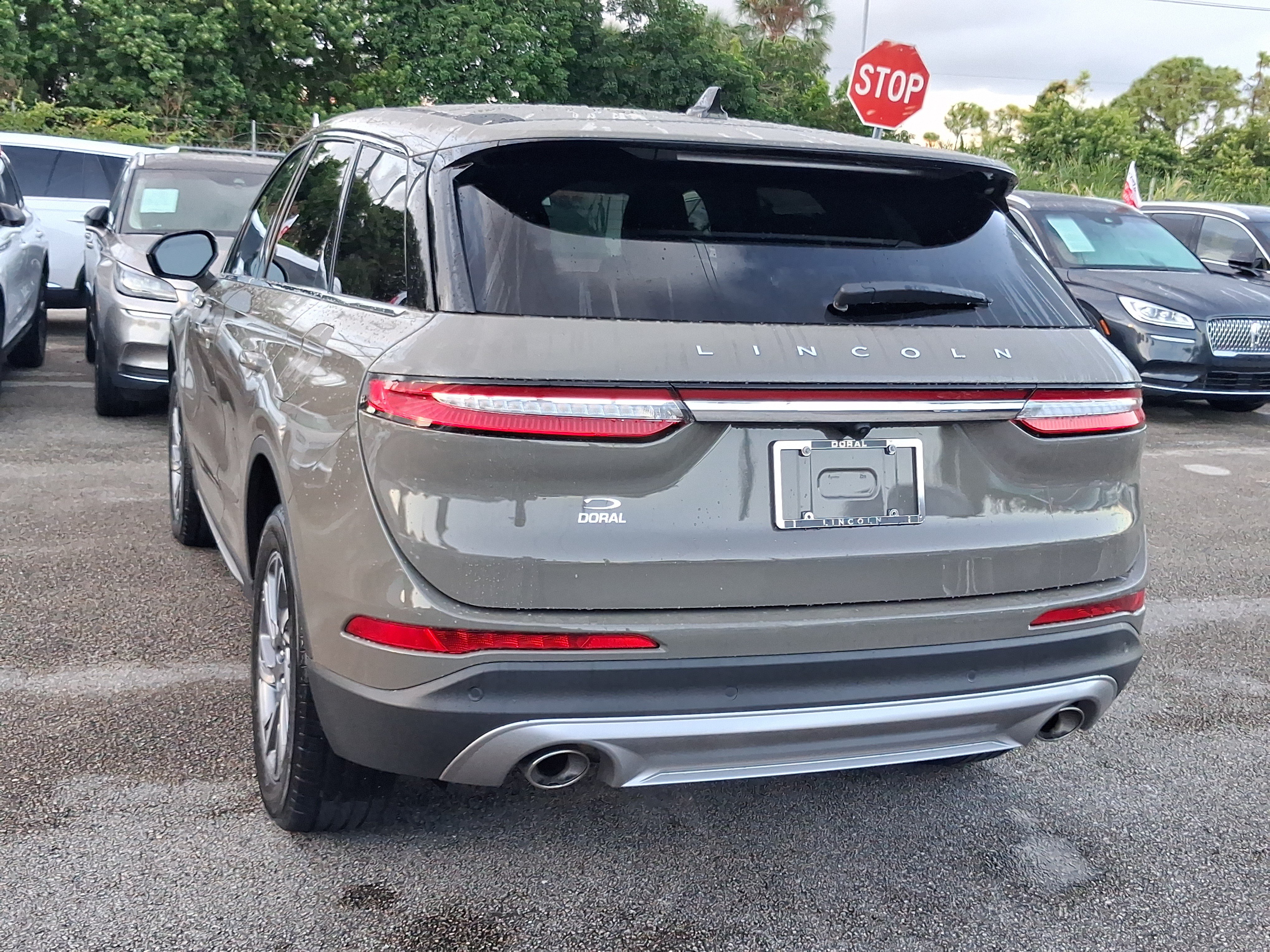 Certified 2025 Lincoln Corsair FWD image 3