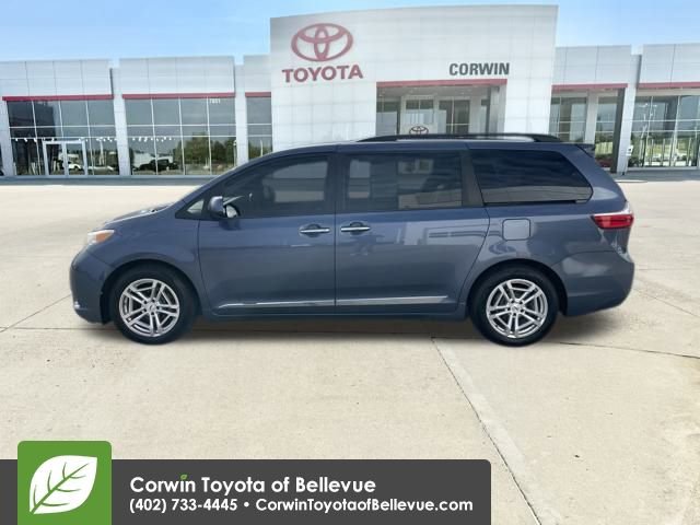 Used 2015 Toyota Sienna XLE w/ XLE Navigation Package image 2