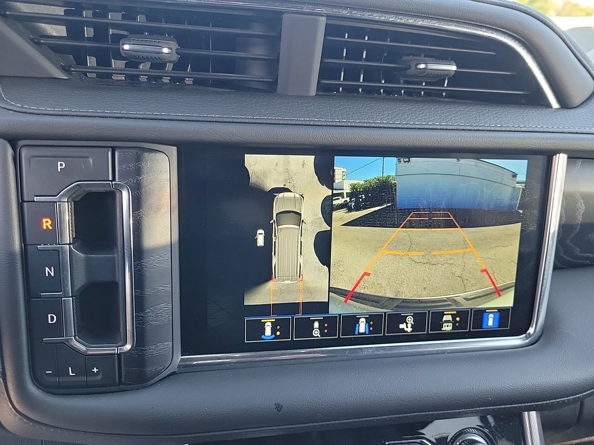 Used 2024 GMC Yukon Denali image 37