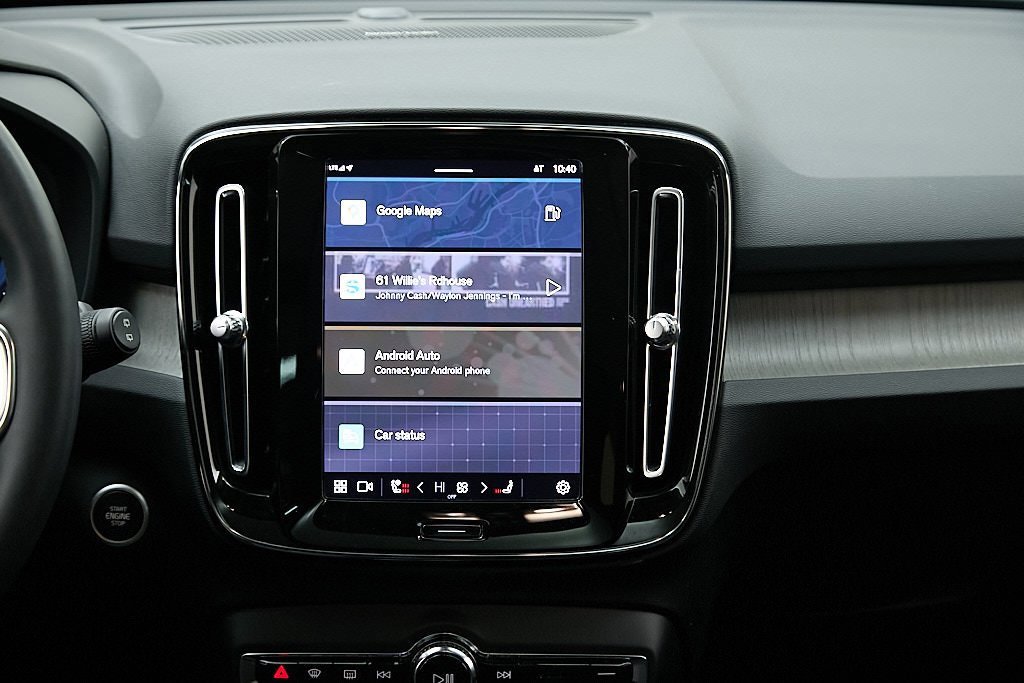 Certified 2023 Volvo XC40 B5 Plus w/ Driver Assist Package image 29