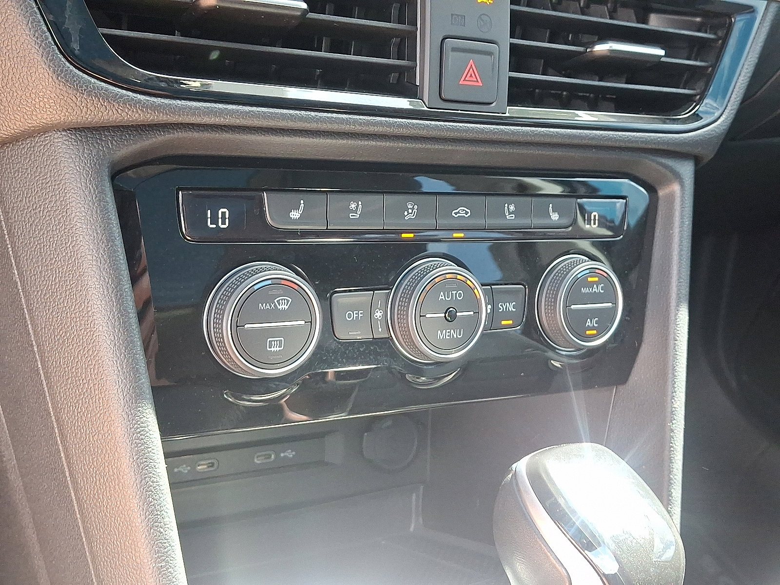 Certified 2022 Volkswagen Taos SEL image 16