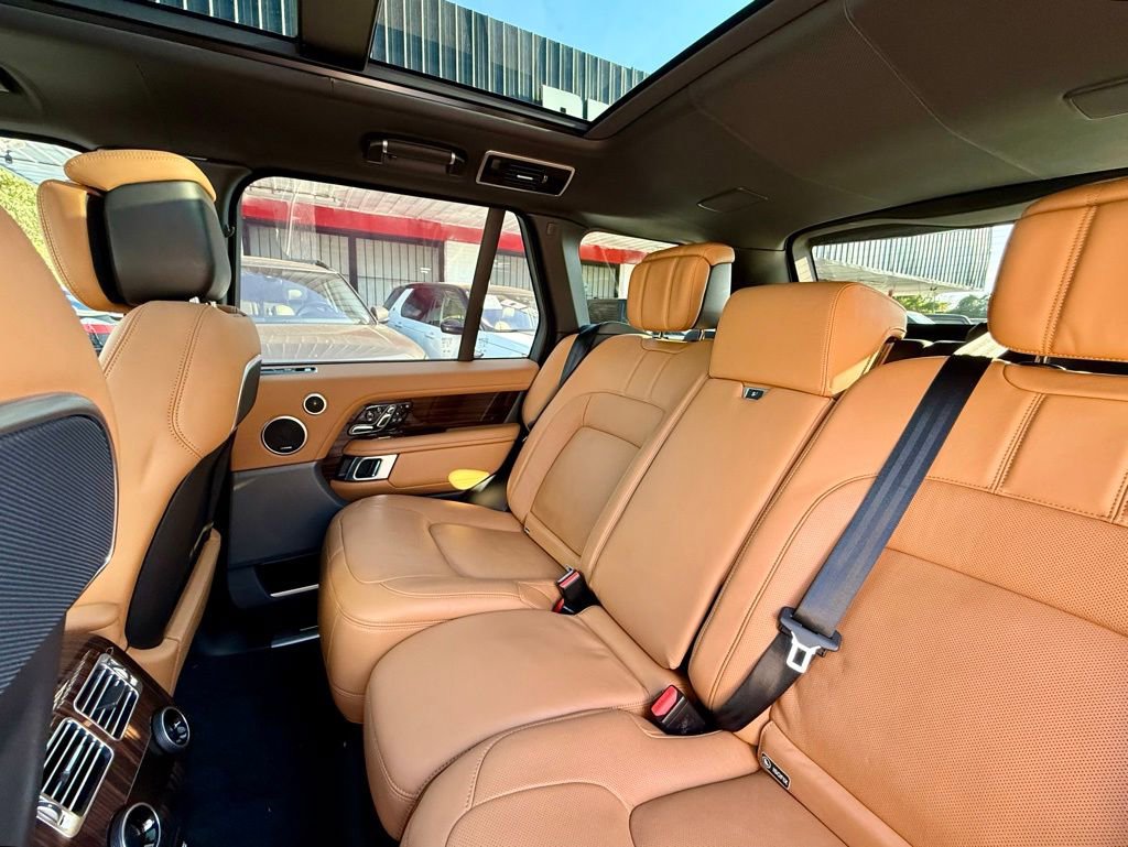 Used 2018 Land Rover Range Rover Autobiography image 32