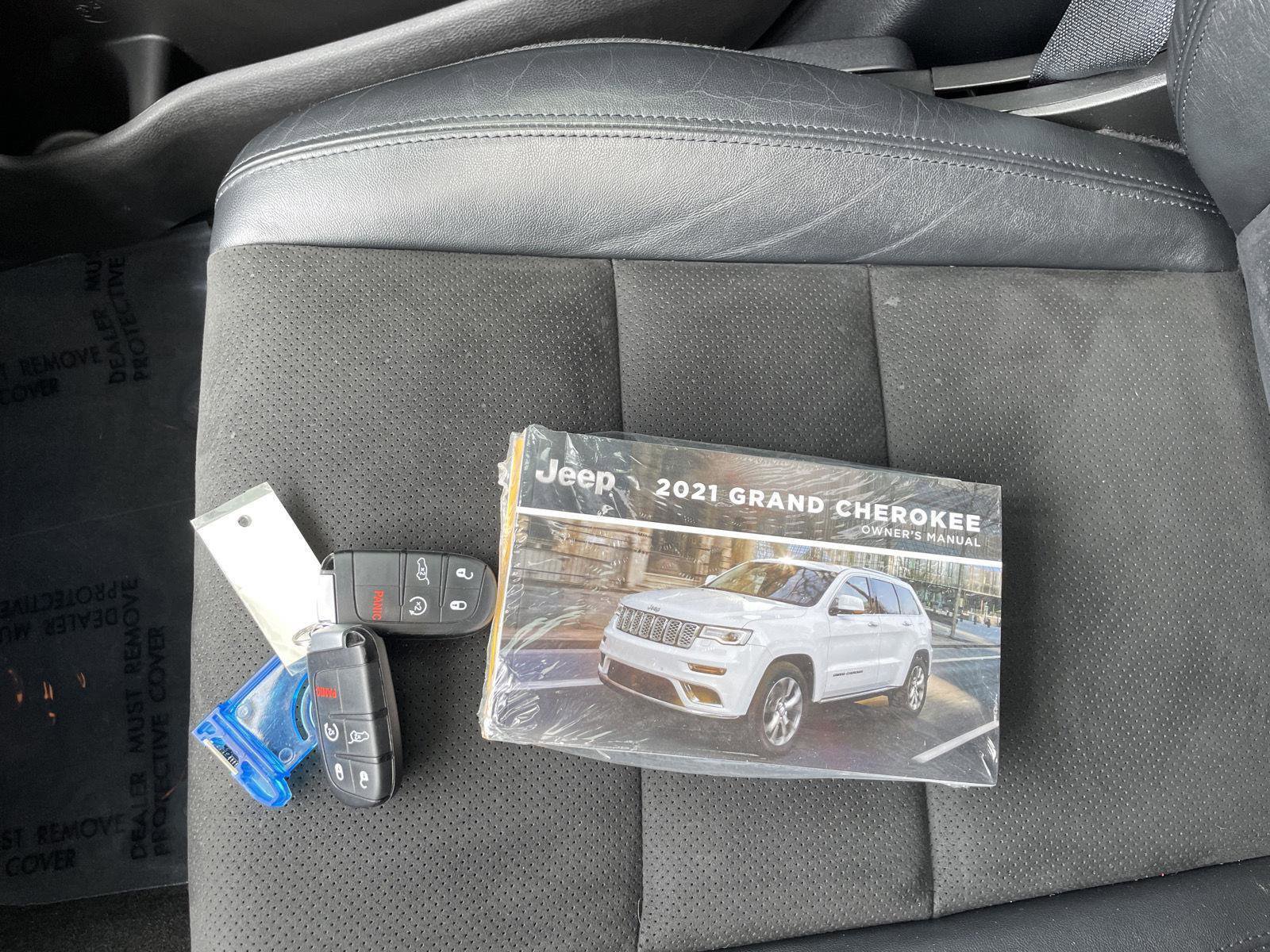 Used 2021 Jeep Grand Cherokee Laredo X AWD/4WD image 29