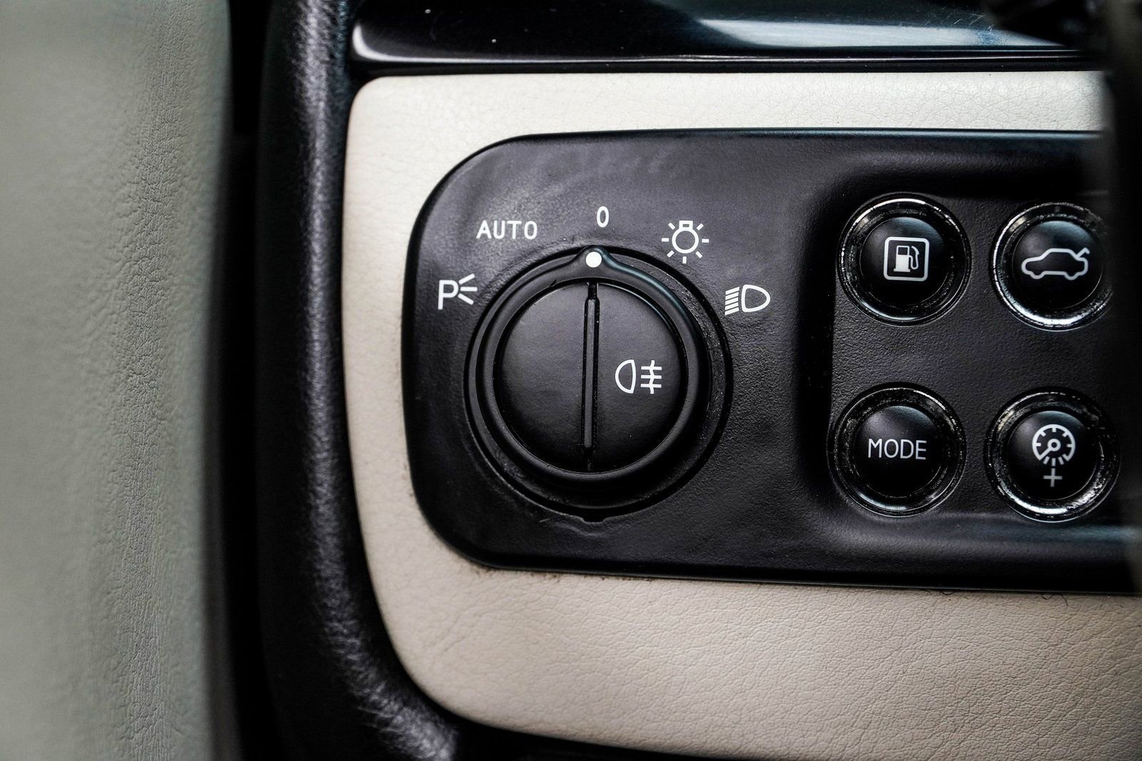 Used 2017 Maserati GranTurismo Sport image 28