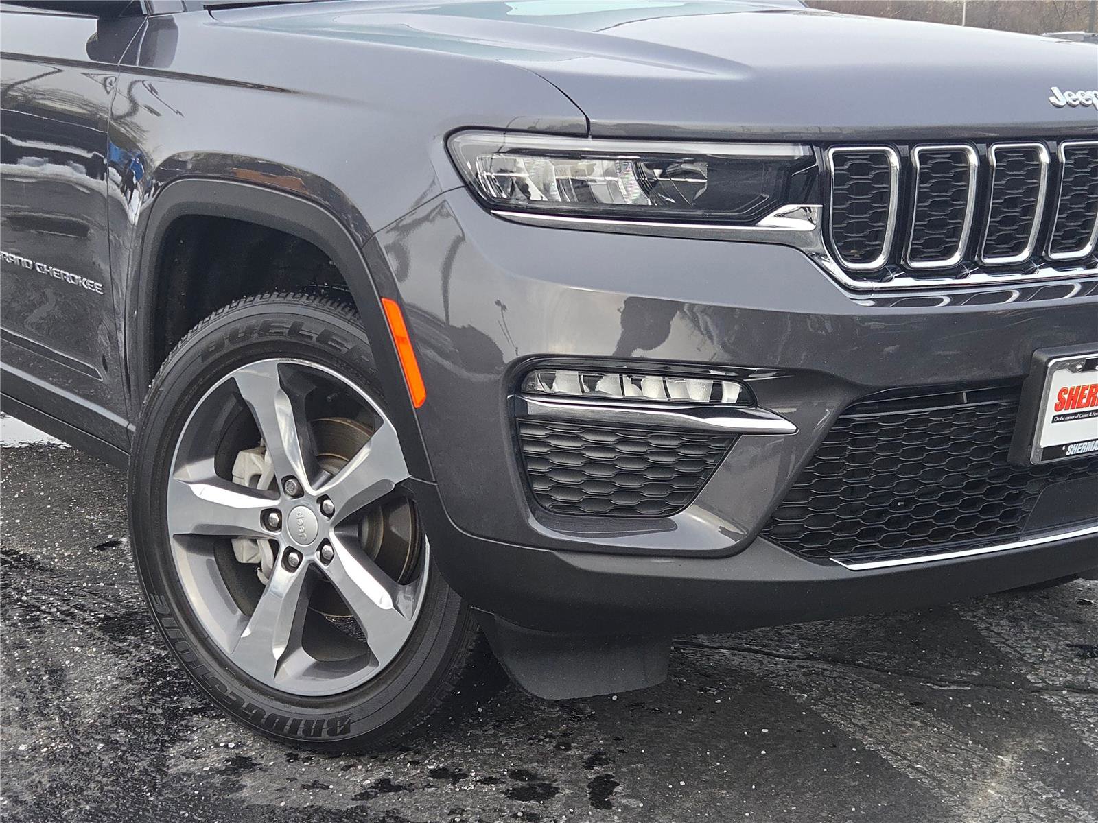 Certified 2022 Jeep Grand Cherokee Limited image 3