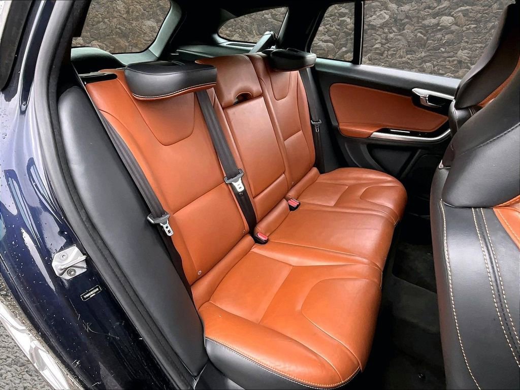 Used 2016 Volvo V60 T5 Premier w/ Climate Package image 25