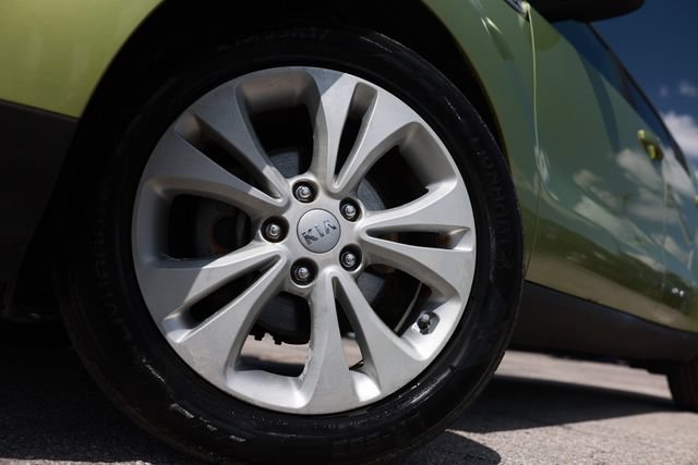 Used 2016 Kia Soul + FWD image 33