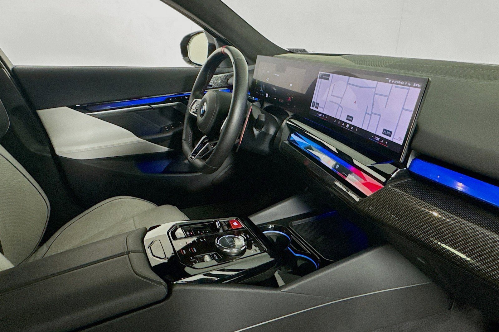 Used 2025 BMW M5 w/ Carbon Package image 16